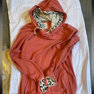 Ampersand Ave small double hood